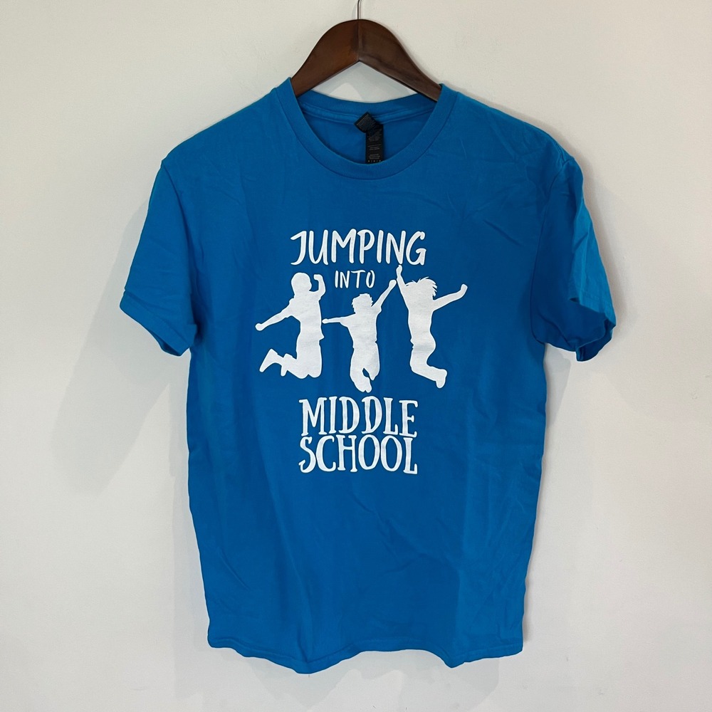 Gildan Everglades Elementary Class of 2023 Jumping Into Middle School T-Shirt M